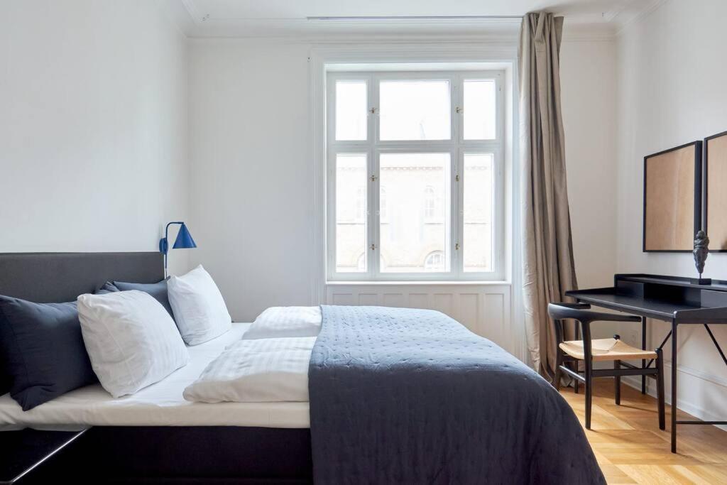 Spacious 3 Bedroom Manor Flat Next To Tivoli Copenhaga Exterior foto