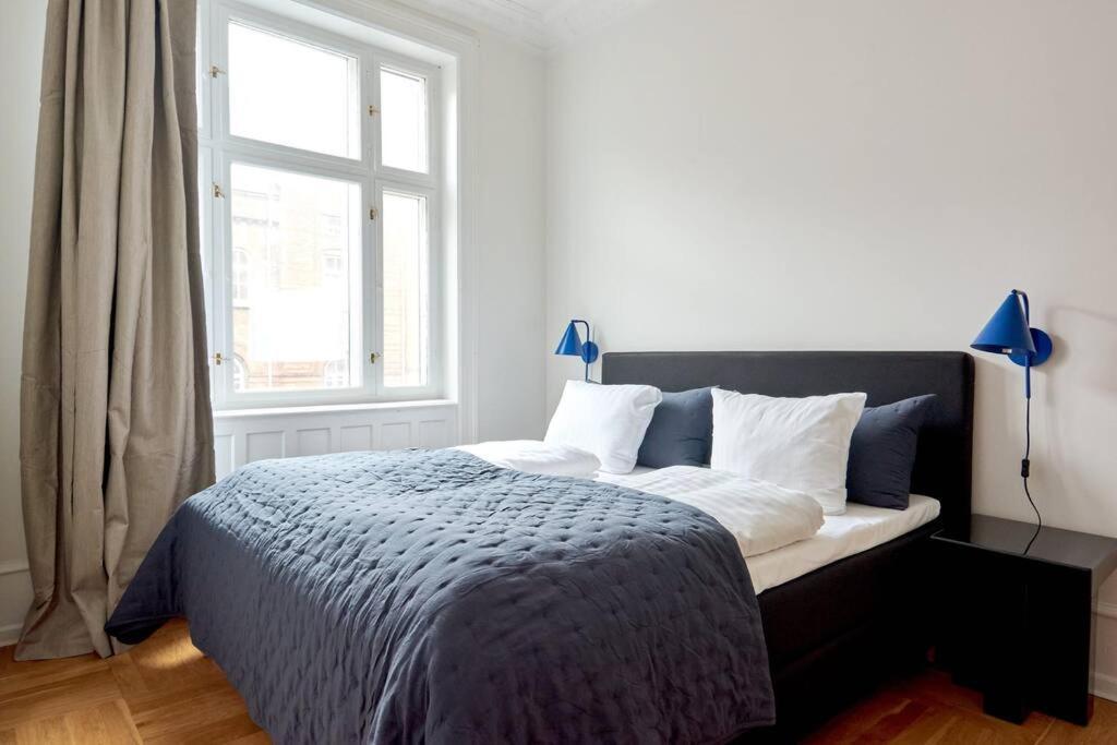 Spacious 3 Bedroom Manor Flat Next To Tivoli Copenhaga Exterior foto