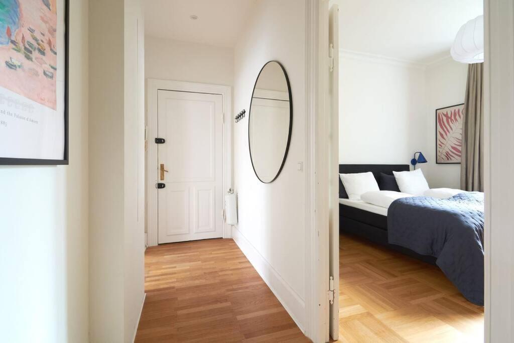 Spacious 3 Bedroom Manor Flat Next To Tivoli Copenhaga Exterior foto