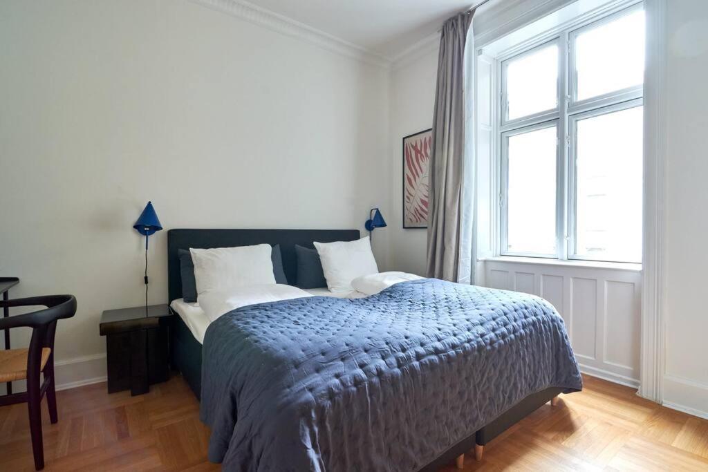 Spacious 3 Bedroom Manor Flat Next To Tivoli Copenhaga Exterior foto