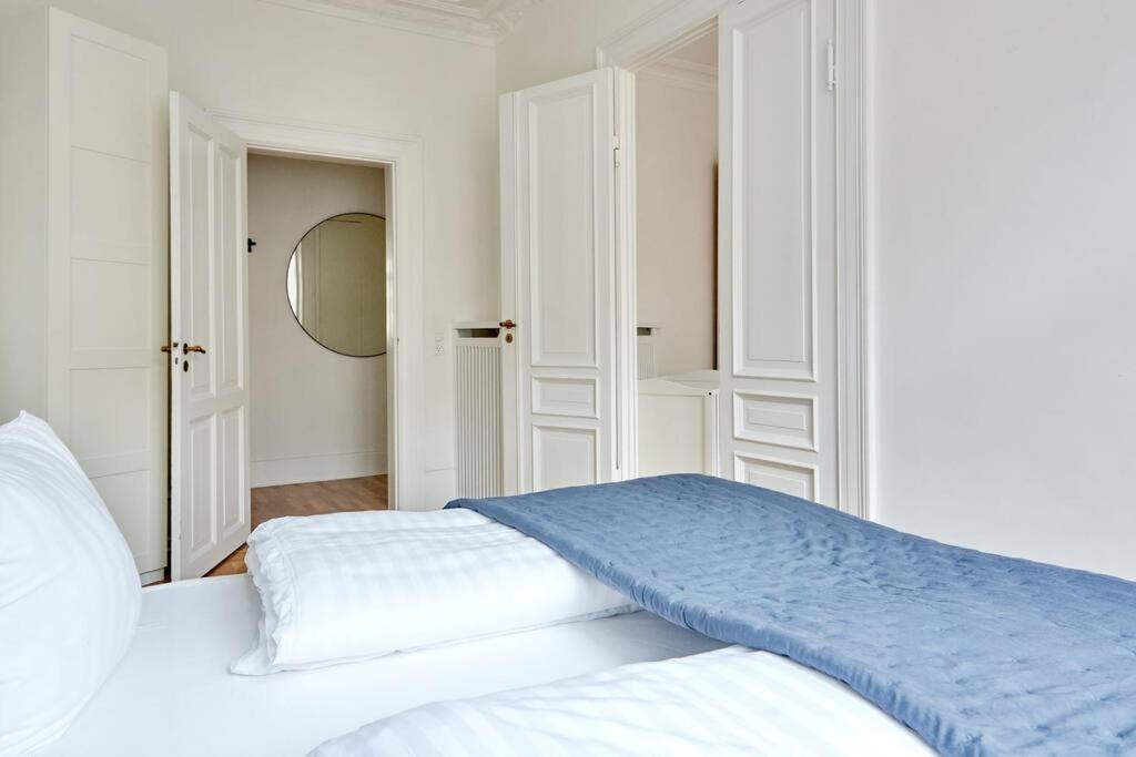 Spacious 3 Bedroom Manor Flat Next To Tivoli Copenhaga Exterior foto